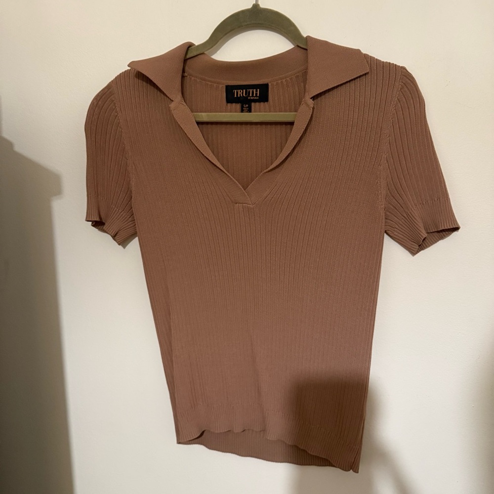 Truth Ribbed Short Sleeve Collared Top